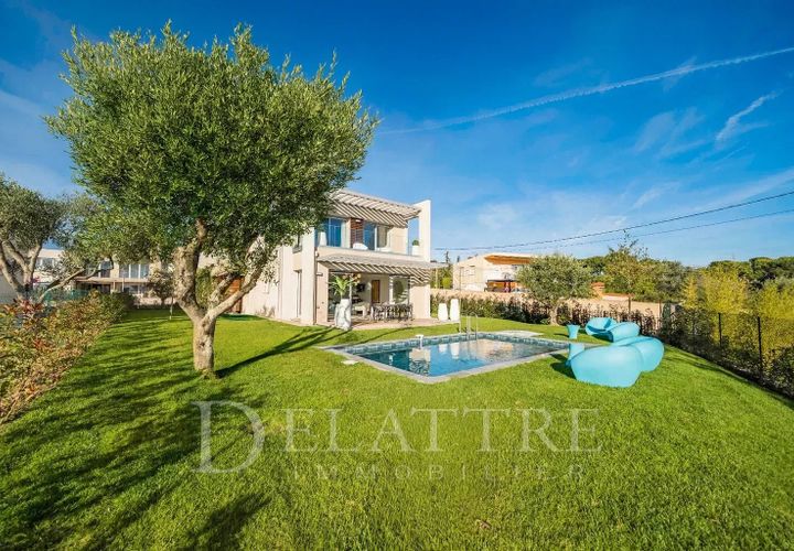 Villa i Antibes, Alpes-Maritimes, Antibes - € 1.690.000 | Ref: 86756642 - foto 1