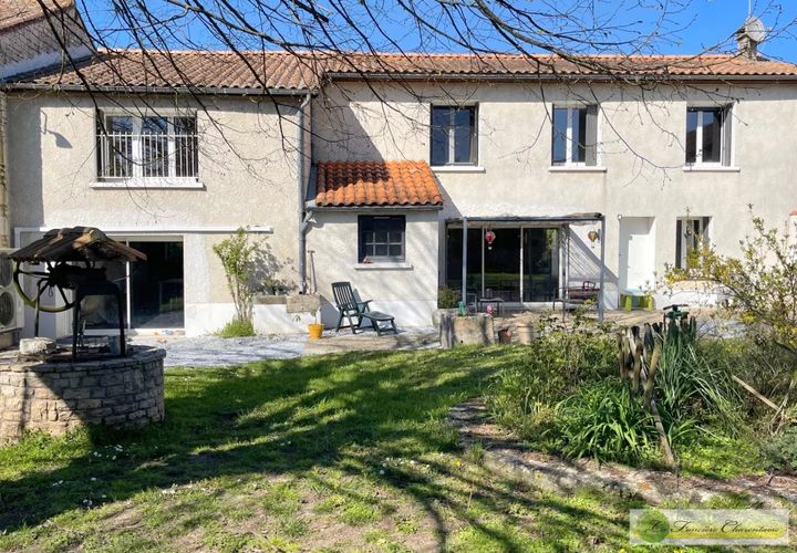 Villa a Mansle, Charente, Mansle - € 230.000 | Ref: 9858 - foto 1