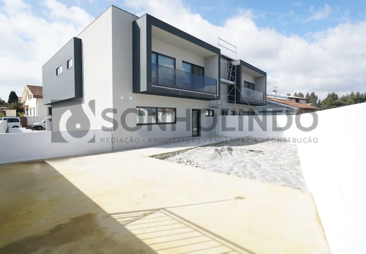 Villa a Maia, Porto, Maia - € 680.000 | Ref: 11-882 - foto 1