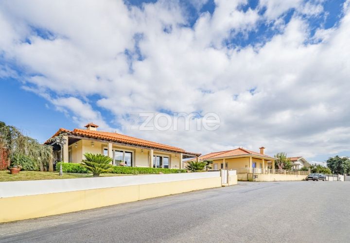 Villa i Guimaraes, Braga, Guimaraes - € 429.900 | Ref: ZMPT586979 - foto 1