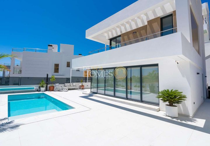 Villa i Nerja, Malaga, Nerja - € 875.000 | Ref: DH30228 - foto 1
