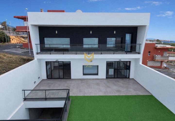 Villa i Adeje, Tenerife, Adeje - € 890.000 | Ref: P00086/13668 - foto 1