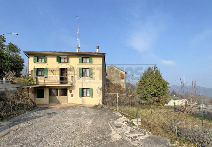Villa a Brogliano, Vicenza, Brogliano - € 110.000 | Ref: AF123 - foto 1