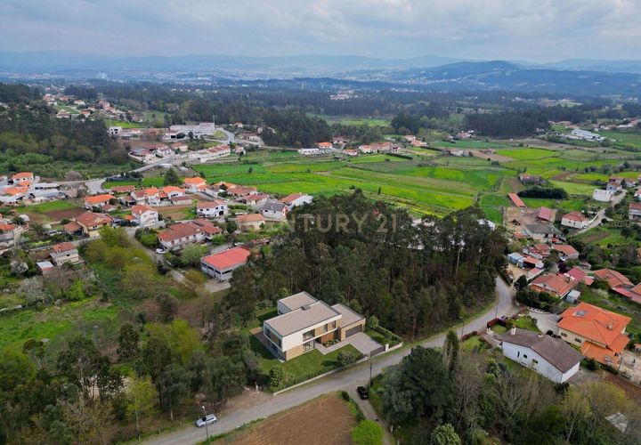 Helårsgrund i Barcelos, Braga, Barcelos - € 110.000 | Ref: C0257-01451 - foto 1