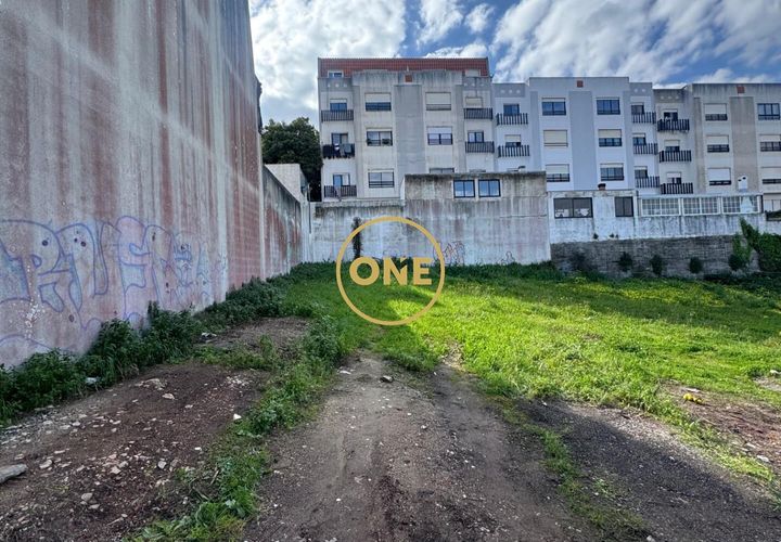 Helårsgrund i Amadora, Lisbon, Amadora - € 115.000 | Ref: ONE501882-8 - foto 1