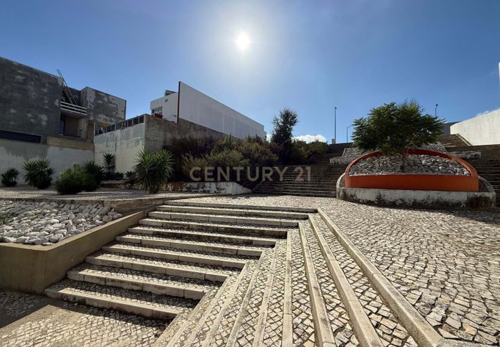 Helårsgrund i Setubal, Setubal, Setubal - € 137.000 | Ref: C0237-03781 - foto 1