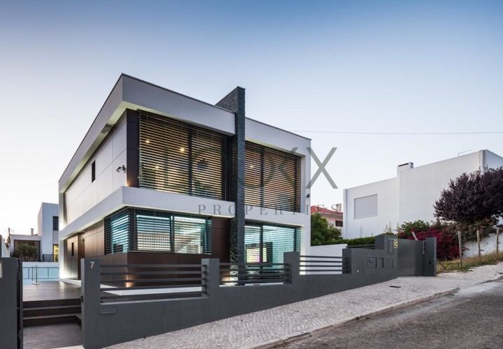 Villa i Oeiras, Lisbon, Oeiras - € 1.250.000 | Ref: PT019-02 - foto 1