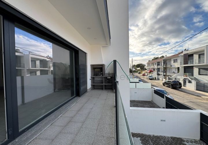 Villa i Corroios, Setubal, Corroios - € 555.000 | Ref: 10230 - foto 1