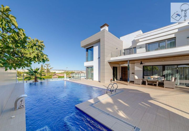 Villa a Torrevieja, Alicante, Torrevieja - € 1.275.000 | Ref: STS-5378_SUM - foto 1