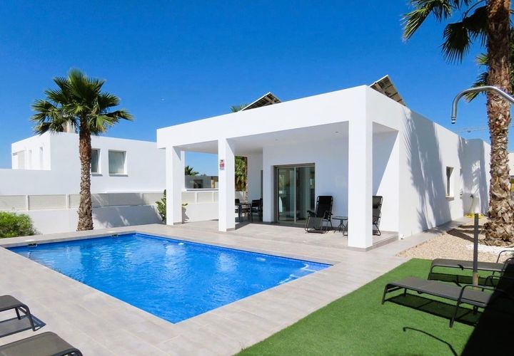 Villa a La Marina, Alicante, La Marina - € 414.900 | Ref: EB455 - foto 1