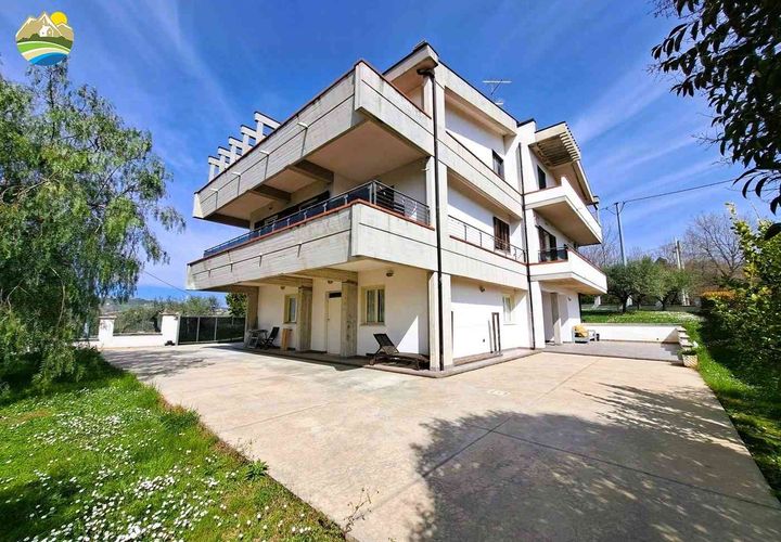 Villa a Penne, Pescara, Penne - € 298.000 | Ref: EL1156-987141 - foto 1