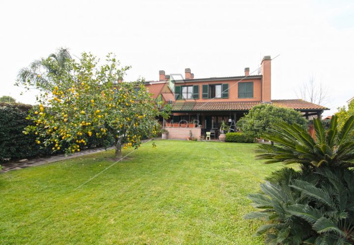 Villa i Rome, Rome, Rome - € 520.000 | Ref: V2606 - foto 1