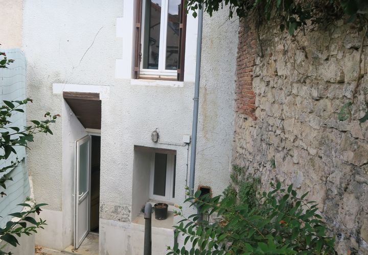 Villa in Saint-Savin, Vienne, Saint-Savin - € 45.000 | Ref: 13088 - foto 1