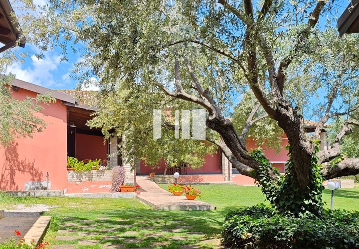 Villa i Roseto degli Abruzzi, Teramo, Roseto degli Abruzzi - € 345.000 | Ref: 914 - foto 1