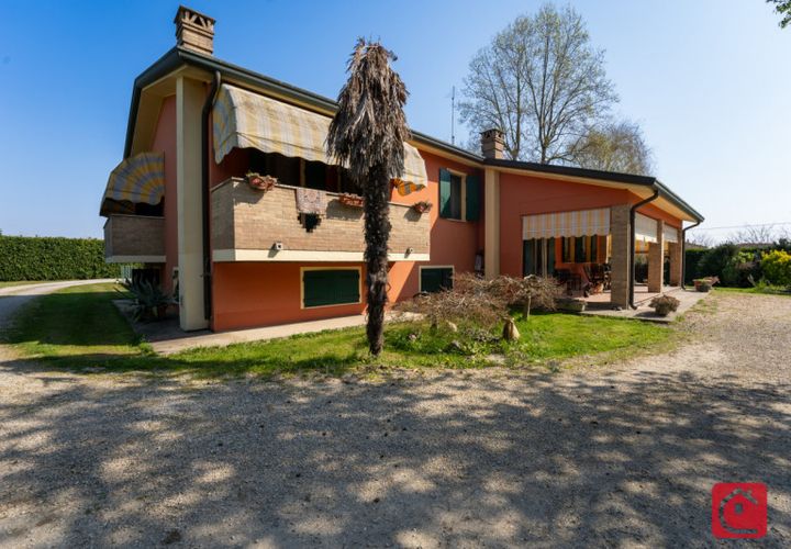 Villa a Legnaro, Padua, Legnaro - € 400.000 | Ref: LEGCS77 - foto 1