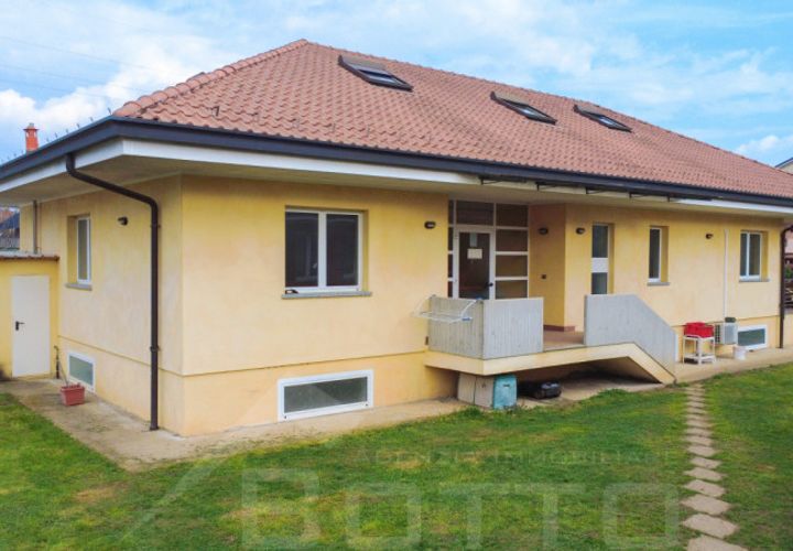 Villa i Borgomanero, Novara, Borgomanero - € 385.000 | Ref: 4-BMUMB - foto 1