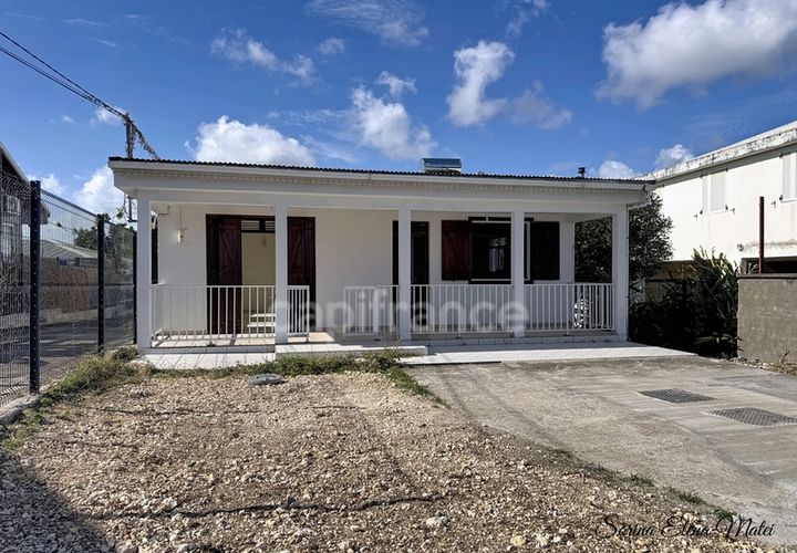 Villa a Le Gosier, Guadeloupe, Le Gosier - € 339.600 | Ref: 340937799340 - foto 1
