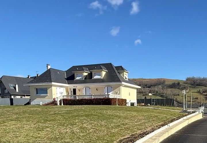 Villa a Lourdes, Hautes-Pyrenees, Lourdes - € 390.000 | Ref: 340931401741 - foto 1