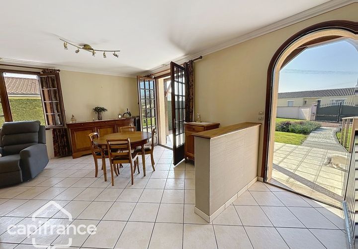 Villa a Saint-Varent, Deux-Sevres, Saint-Varent - € 195.000 | Ref: 340936228199 - foto 1