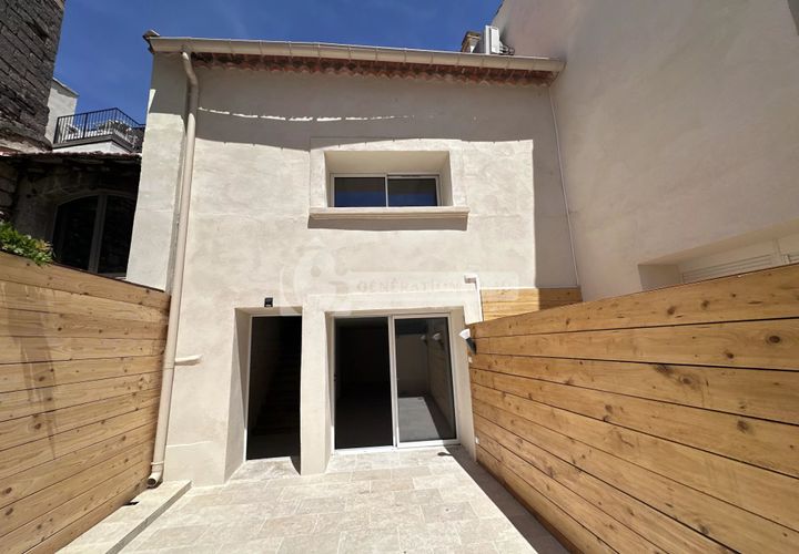 Landejendom i Eyragues, Bouches-du-Rhone, Eyragues - € 265.000 | Ref: 199 - foto 1