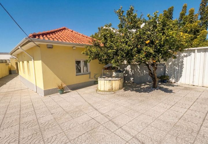 Byhus i Espinho, Aveiro, Espinho - € 280.000 | Ref: 808267001 - foto 1