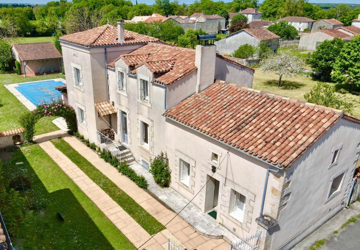 Villa a Mansle, Charente, Mansle - € 299.000 | Ref: BVI85015 - foto 1