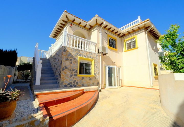 Villa i Playa Flamenca, Alicante, Playa Flamenca - € 359.995 | Ref: HE28231 - foto 1