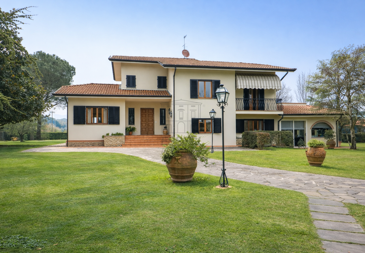 Villa i Lucca, Lucca, Lucca - € 850.000 | Ref: IA04203 - foto 1