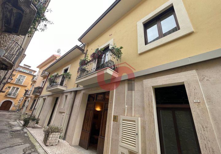 L'establiment comercial a Benevento, Benevento, Benevento - € 2.500/mes | Ref: AA39832 - foto 1