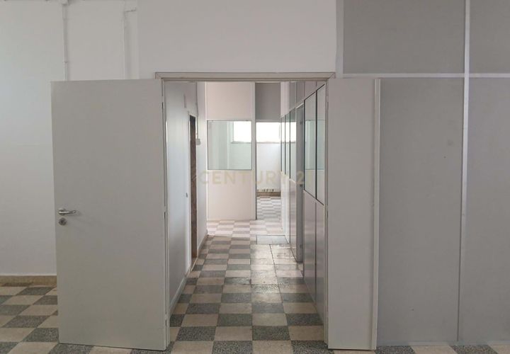 Erhvervsejendom i Odivelas, Lisbon, Odivelas - € 193.000 | Ref: C0482-00153 - foto 1