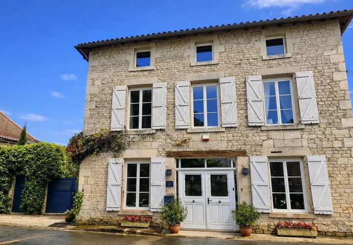 Landsbyhus i Chef-Boutonne, Deux-Sevres, Chef-Boutonne - € 299.999 | Ref: BVI69669 - foto 1