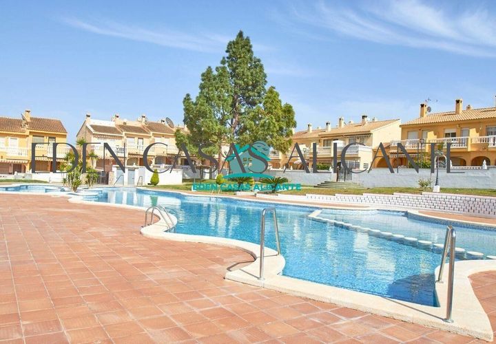 Rækkehus i El Campello, Alicante, El Campello - € 219.000 | Ref: 01486/8734 - foto 1