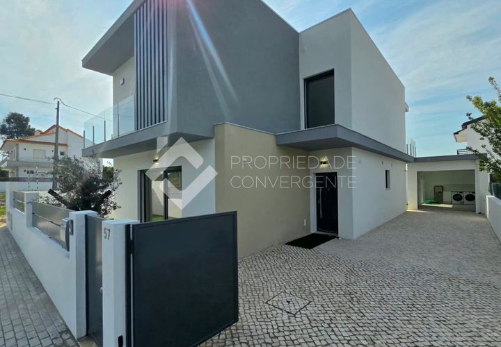 Villa i Seixal, Setubal, Seixal - € 675.000 | Ref: 390 - foto 1