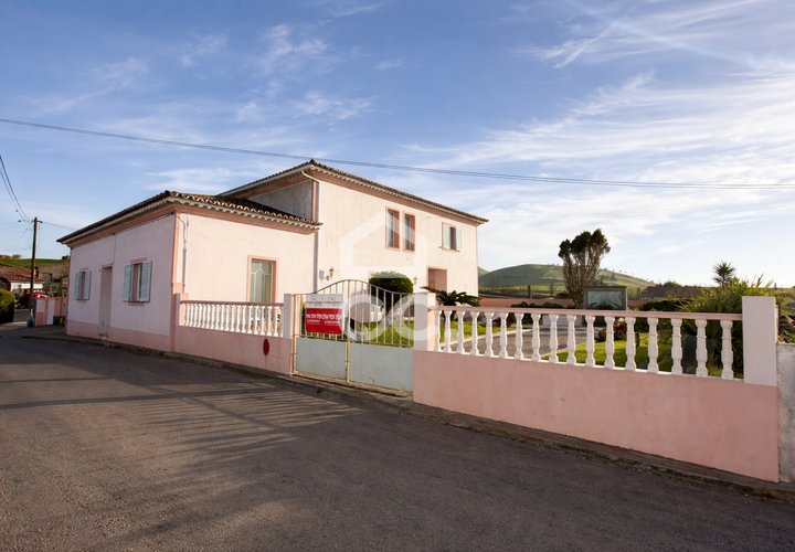 Villa i Ponta Delgada, Sao Miguel, Ponta Delgada - € 949.950 | Ref: 326/M/03719 - foto 1