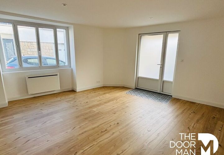 Byhus i Laval, Mayenne, Laval - € 252.000 | Ref: 9409 - foto 1