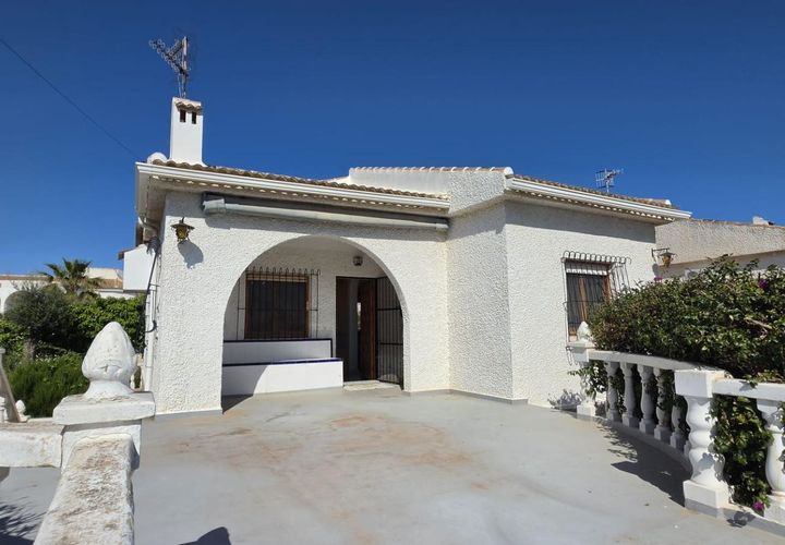Villa a Torrevieja, Alicante, Torrevieja - € 259.900 | Ref: C800/3390 - foto 1