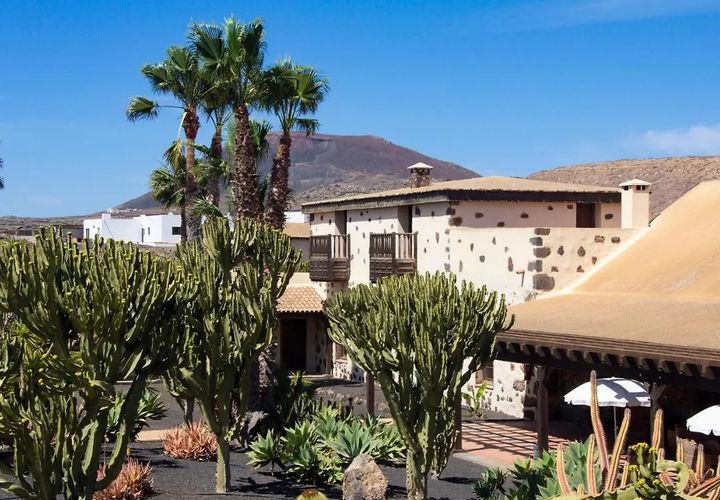 Villa a La Oliva, Fuerteventura, La Oliva - € 2.500.000 | Ref: FV611 - foto 1