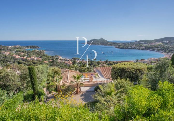 Haus in Saint-Raphaël, Var, Saint-Raphaël - € 1.950.000 | Ref: 86157004 - Foto 1