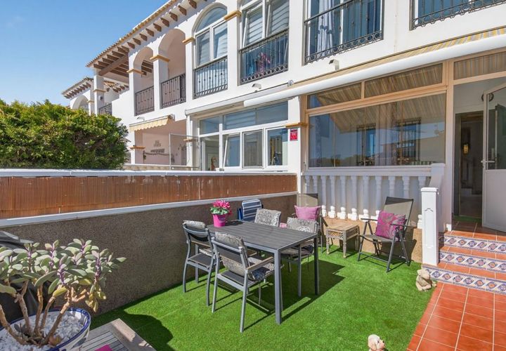 Casa de pueblo en Punta Prima, Alicante, Punta Prima - € 179.000 | Ref: 200-4709 - photo 1