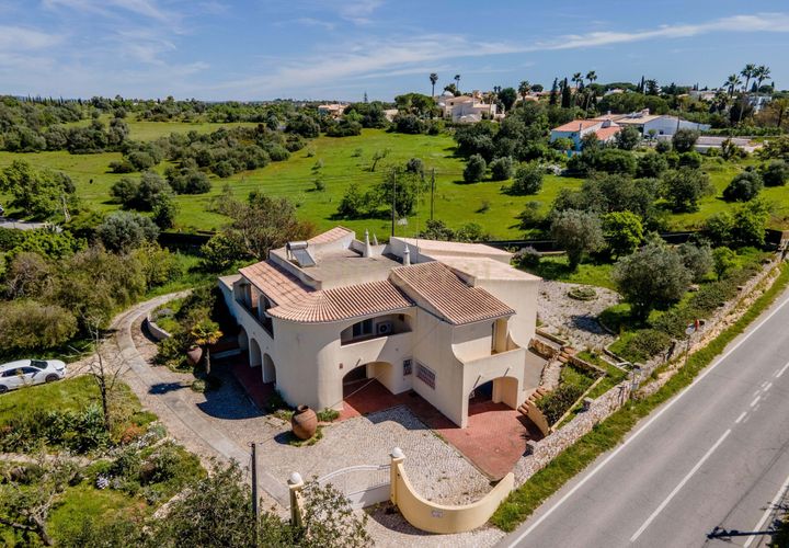 Villa i Carvoeiro, Faro, Carvoeiro - € 873.000 | Ref: C0240-03599 - foto 1