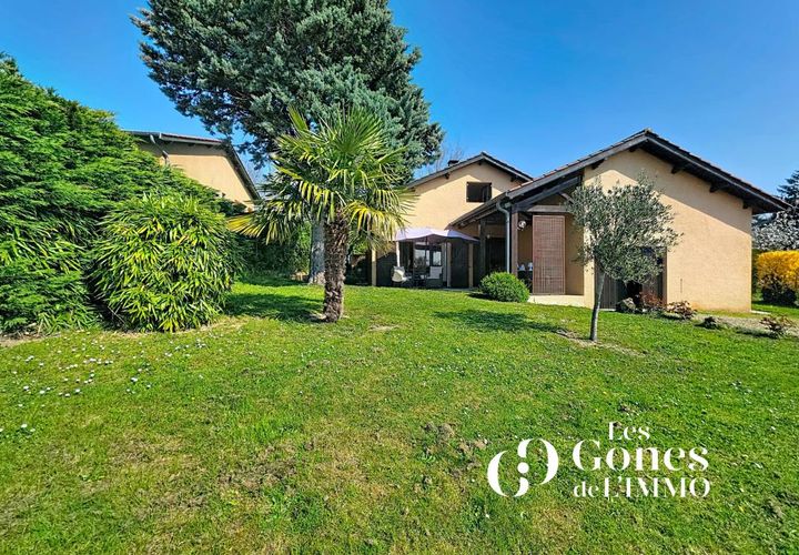 Villa i Bully, Rhone, Bully - € 460.000 | Ref: getkey_u_521513774 - foto 1