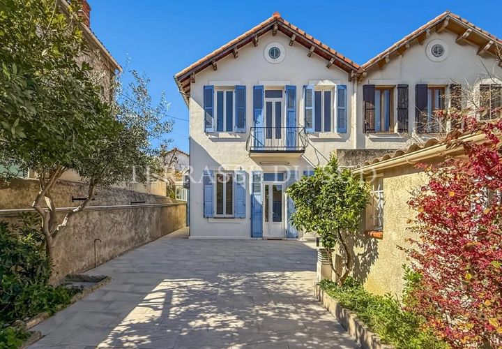 Villa i Marseille, Bouches-du-Rhone, Marseille - € 769.000 | Ref: getkey_u_521344862 - foto 1