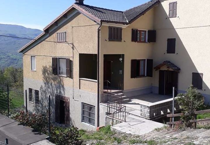 Villa a Montefiorino, Modena, Montefiorino - € 100.000 | Ref: BA091-988401 - foto 1