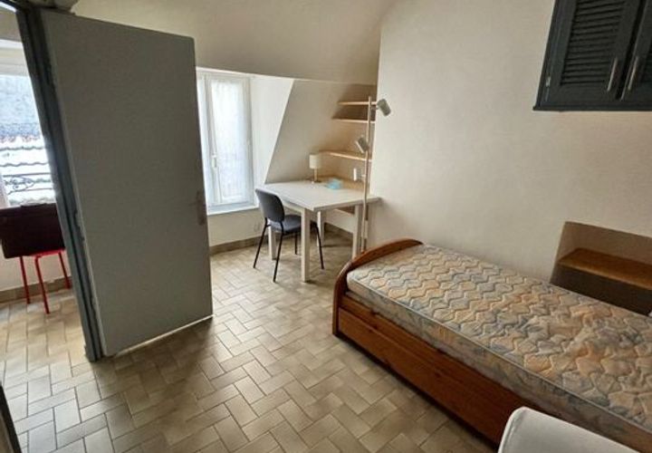 Estudi a Dijon, Cote-d'Or, Dijon - € 420/mes | Ref: 785985 - foto 1