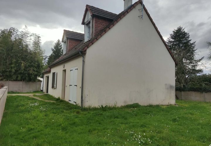 Villa a Blois, Loir-et-Cher, Blois - € 890/mes | Ref: 794243 - foto 1