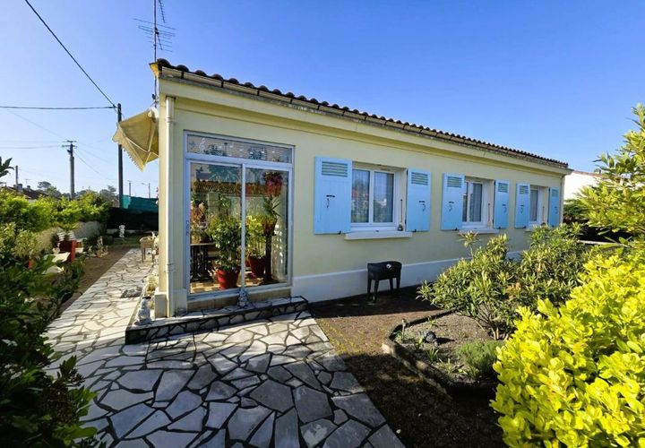 Villa a Montendre, Charente-Maritime, Montendre - € 196.000 | Ref: 3011443607 - foto 1