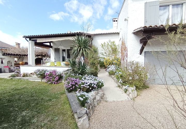 Villa a Beaucaire, Gard, Beaucaire - € 322.000 | Ref: 3011443647 - foto 1