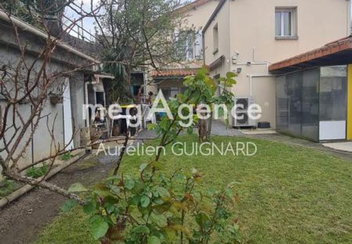 Villa i Bressuire, Deux-Sevres, Bressuire - € 196.900 | Ref: 201002 - foto 1