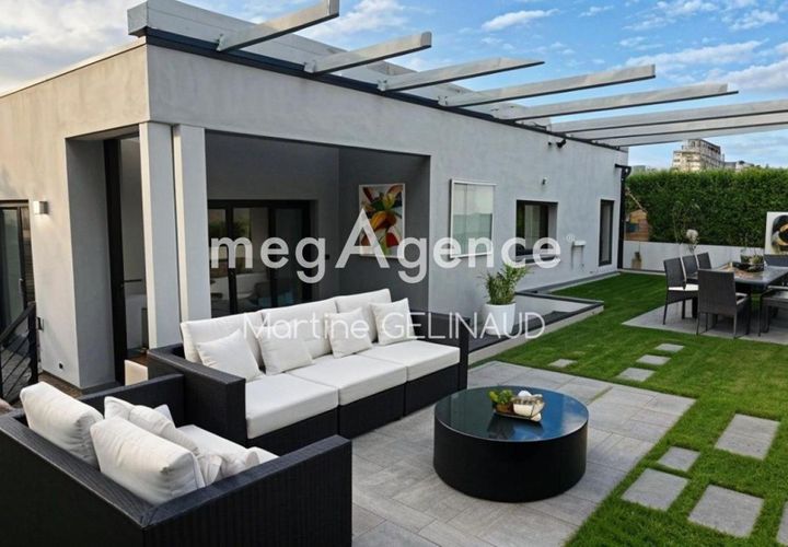 Villa a Saintes, Charente-Maritime, Saintes - € 375.000 | Ref: 201258 - foto 1