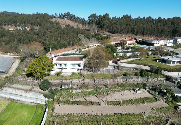 Byhus i Guimaraes, Braga, Guimaraes - € 562.800 | Ref: 036057 - foto 1